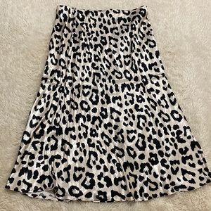 H&M beige leopard print skirt